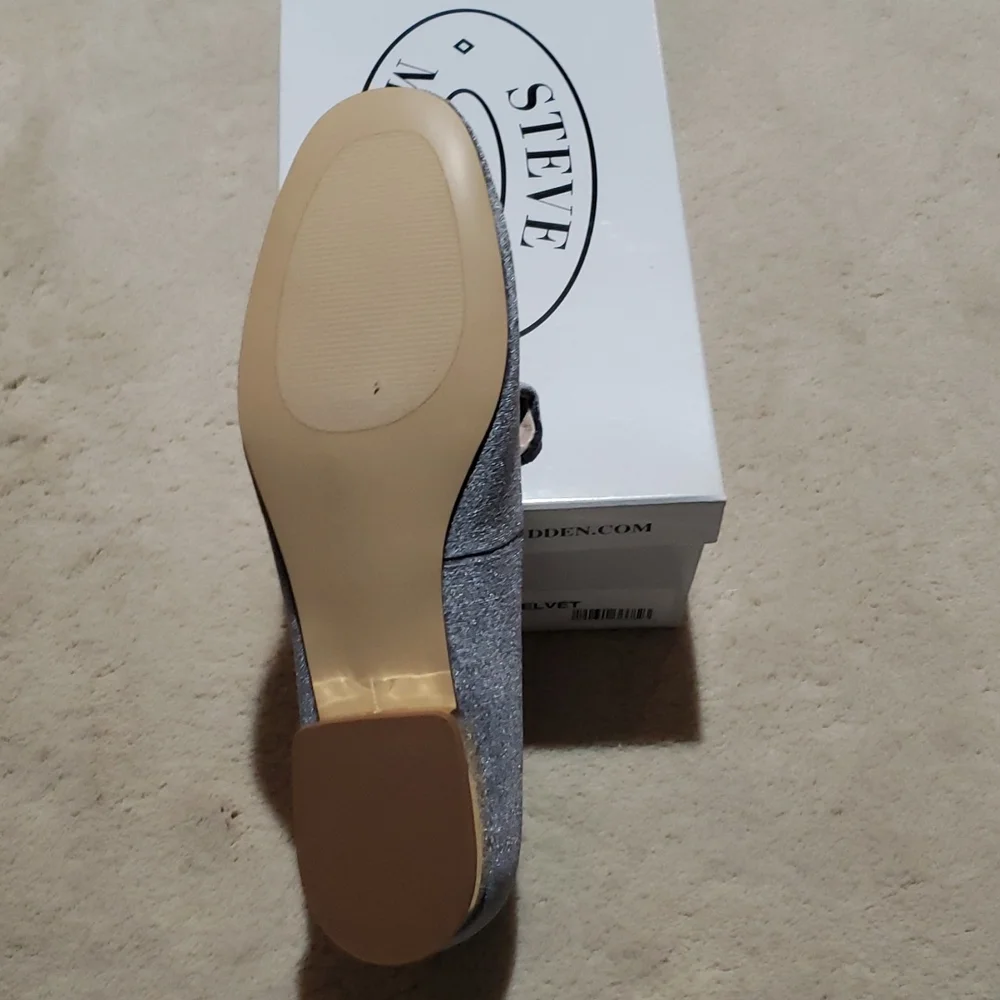 Shoes - Picture 3 of 6